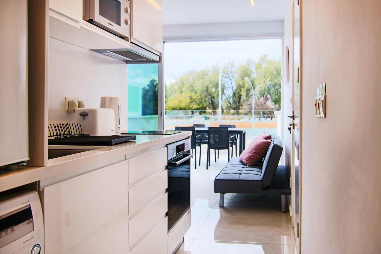 Phaedrus Living - Seaside Luxury Flat Harbour 110 Paphos Exterior foto