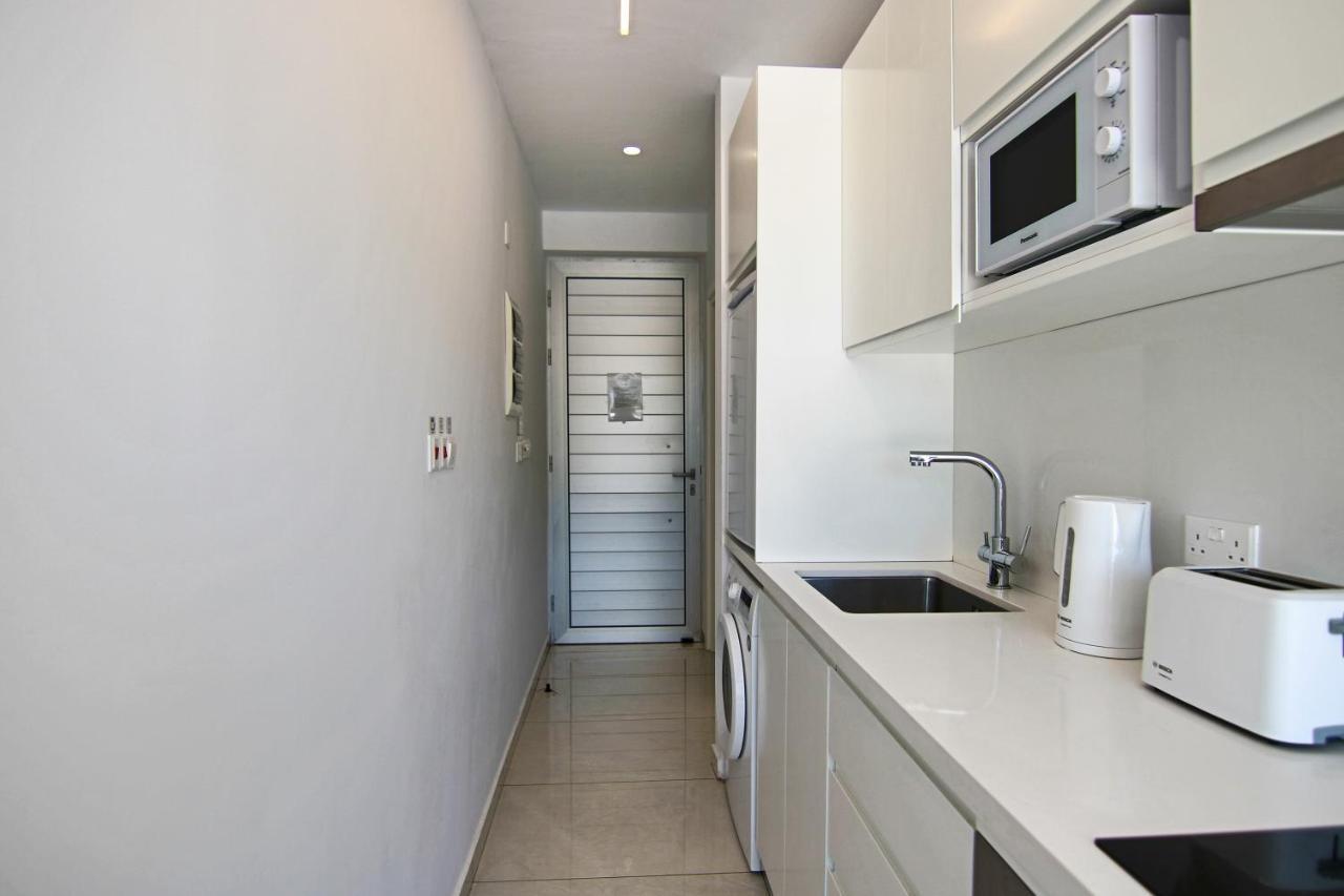 Phaedrus Living - Seaside Luxury Flat Harbour 110 Paphos Exterior foto